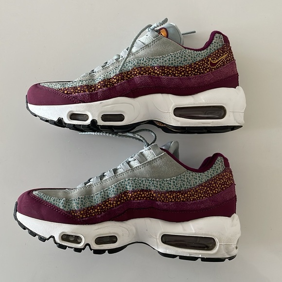 Nike Air Max 95 Sneakers - Picture 2 of 12